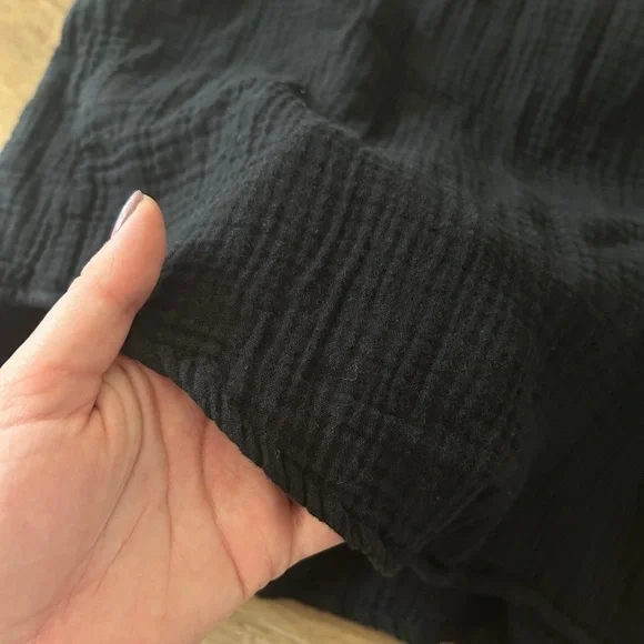Universal Thread woman’s gauze, black blouse size extra small –EUC - Picture 2 of 6